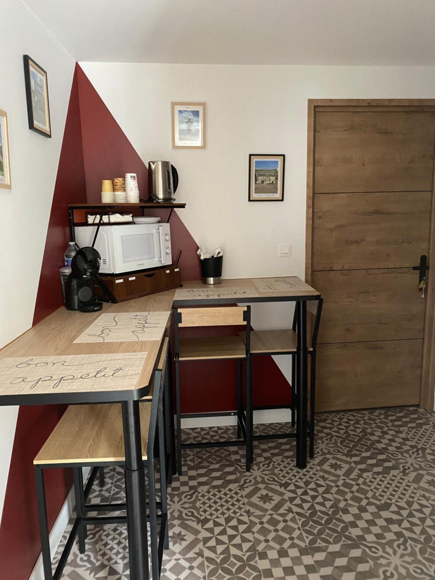 Chez Marie Et Angel Bed & Breakfast Отон Екстериор снимка